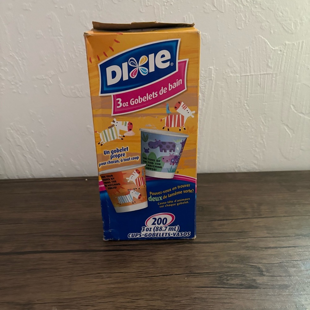 Rare Dixie Disposable Zoo Animals Find Match Paper Bath Cups 3 Oz About 80% Full